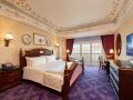 hong-kong-disneyland-hotel
