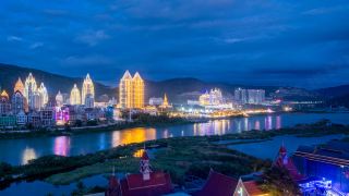 yichenwei-binjiang-hotel-xishuangbanna-splashing-plaza