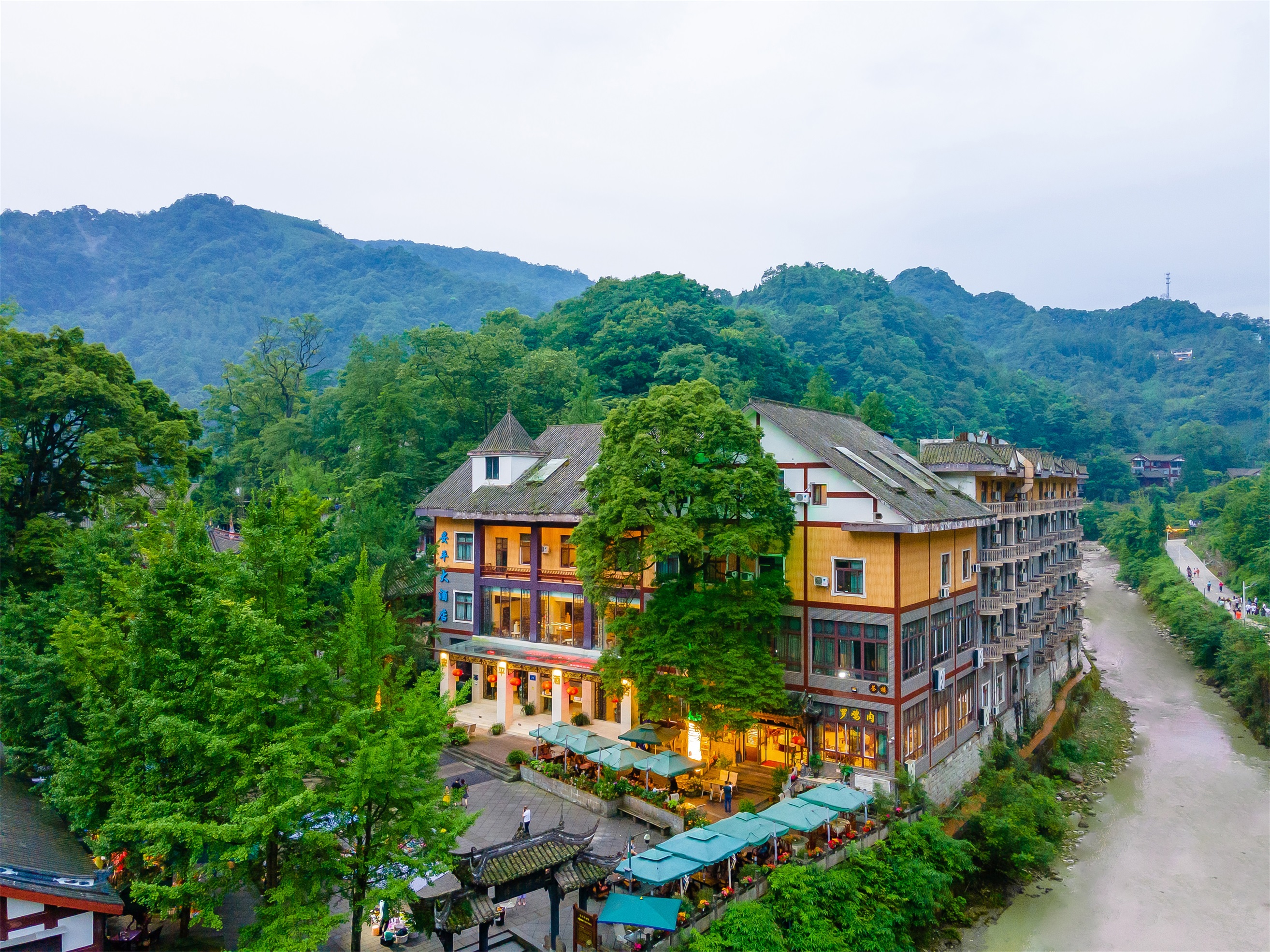 hotel overview picture