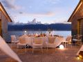 solo-wandering-being-lake-view-hotel