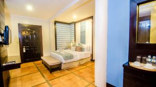white-house-beach-resort
