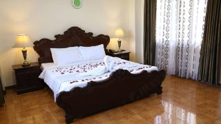 crown-royale-hotel