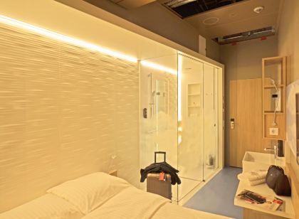 MY Cloud Transit Hotel - Guests with International Flight Only!