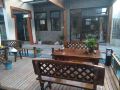reunion-happy-farmhouse