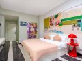 sanya-yishang-hotel-shangpin-street-bailu-park-shop