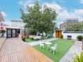 lisa-s-yard-guesthouse