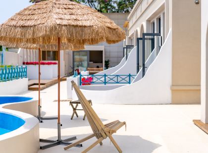 Mediterranean Romantic Seaview Holiday Guesthouse by the Blue Shore (Xinghai Square Branch)