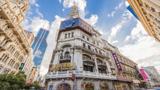 yitel-premium-shanghai-people-s-square-nanjing-road-pedestrian-street-shop