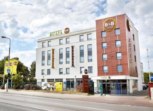 B&B HOTEL Warszawa-Okęcie