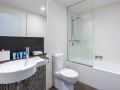 meriton-suites-adelaide-street-brisbane