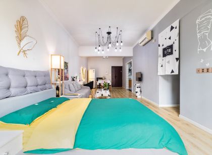 YOYO Homestay (Zigong Nanhu International)