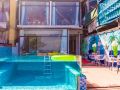 travelling-with-passengers-in-the-sea-homestay