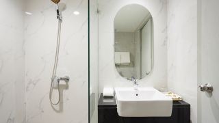56-surawong-hotel-bangkok