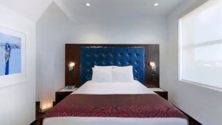 night-hotel-broadway