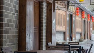 sitting-in-wangli-guanluan-homestay