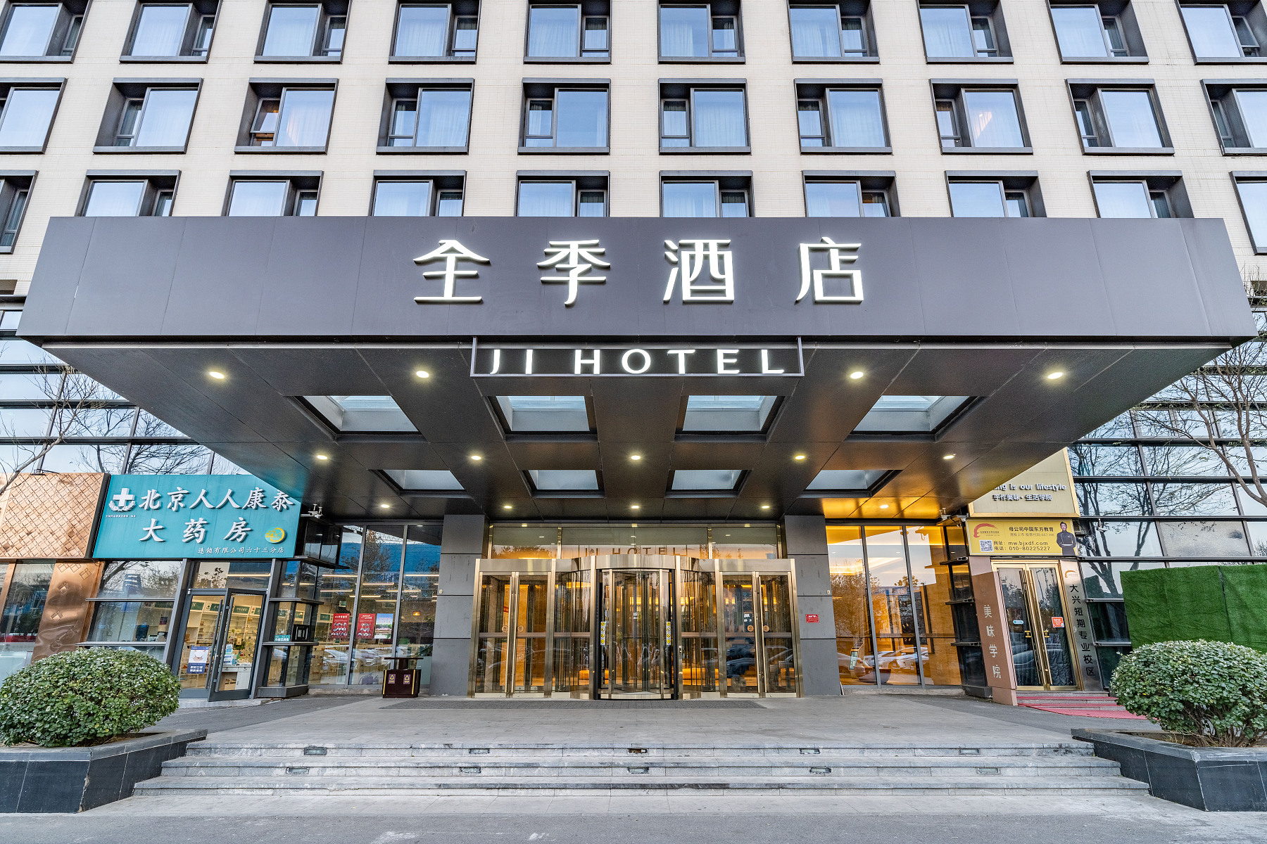 hotel overview picture