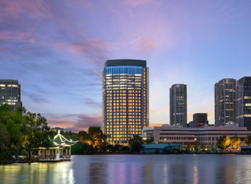 HUALUXE Hotels and Resorts SHANGHAI CHANGFENG PARK