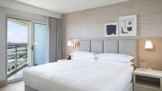 hilton-santa-monica-hotel-and-suites