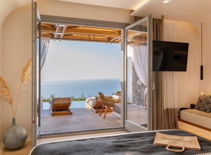 Santo Mine Oia Suites