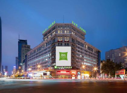โรงแรม Ibis Styles (สะพานชิงนีวา สถานีรถไฟต้าเหลียน)