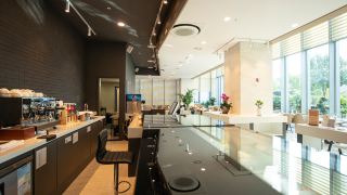 j-one-hotel