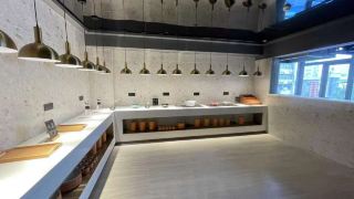 fungee-hotel-ifs-international-finance-center-south-gate-subway-station
