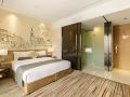 superior-hotel-chengdu-simaqiao-zoo-panda-base-store