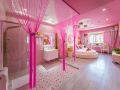 meet-the-theme-hotel