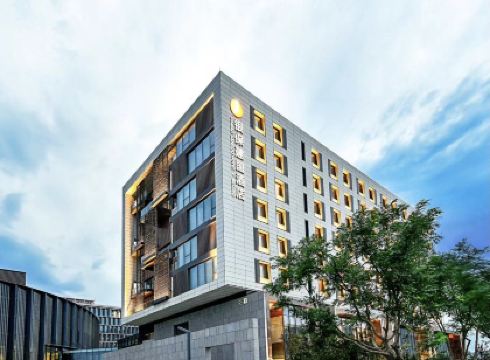 Yinbao Jianguo Hotel