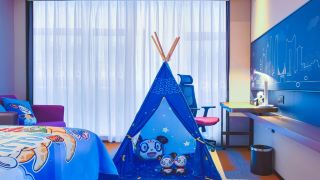 hilton-happy-friends-dongguan-center-plaza