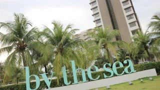 by-the-sea-beachfront-suite-by-raymond-homes
