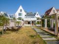 mr-liu-and-miss-fan-holiday-home
