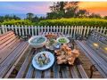 more-beautiful-stars-seaview-hotel