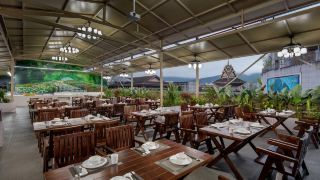 ramada-encore-hotel-xishuangbanna-splashing-square