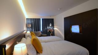 pelican-london-hotel-and-residence