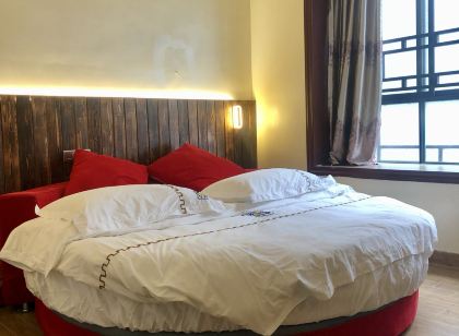 居家精品酒店(恭城濱江苑店)