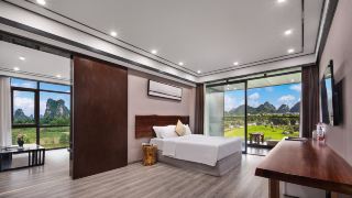 indape-into-landscape-yangshuo-ten-miles-natural-gallery-yulong-river-