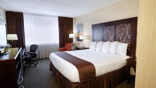 ramada-by-wyndham-buffalo-downtown