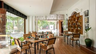 e-outfitting-golden-country-hotel