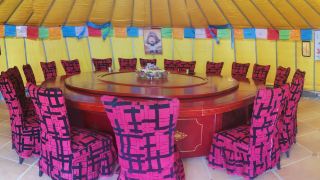 traveller-off-road-camp-in-the-tengger-desert