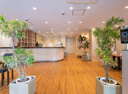 多爾城堡麵包店飯店