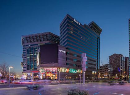 Beijing New World Centre Tongpai Hotel