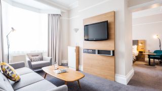 holiday-inn-farnborough
