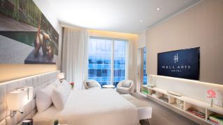 hall-arts-hotel-dallas-curio-collection-by-hilton