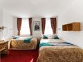 oyo-boston-court-hotel
