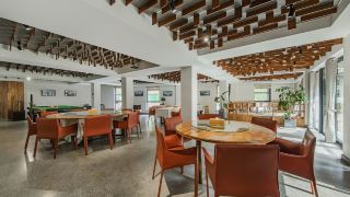laixieureka-mountaintop-coffee-hot-spring-beauty-hotel-anji-yunshang-grassland-xingkong-ski-shop