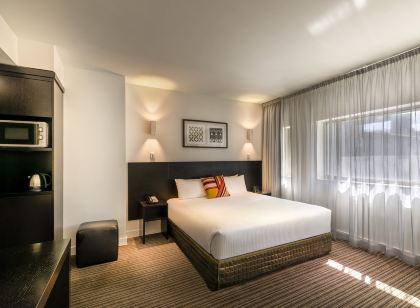Causeway 353 Hotel