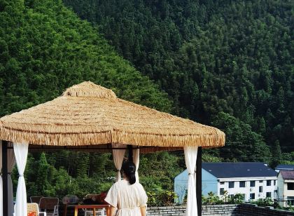 雲梯小築·中式原木風觀山景休閒度假 Villa 民宿(雲和梯田景區店)