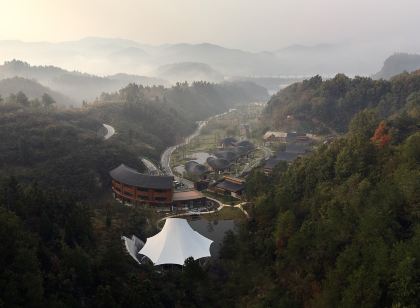 武當靈溪谷·雲野帳篷客度假飯店