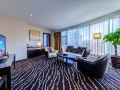 long-way-hotel